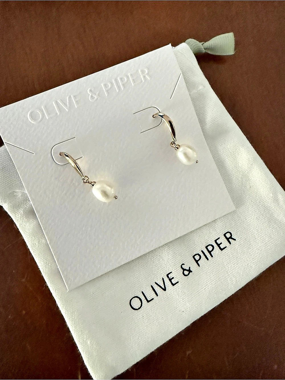 Olive & Piper Prado Pearl Drops Pearl Drop Earrings in White & Gold